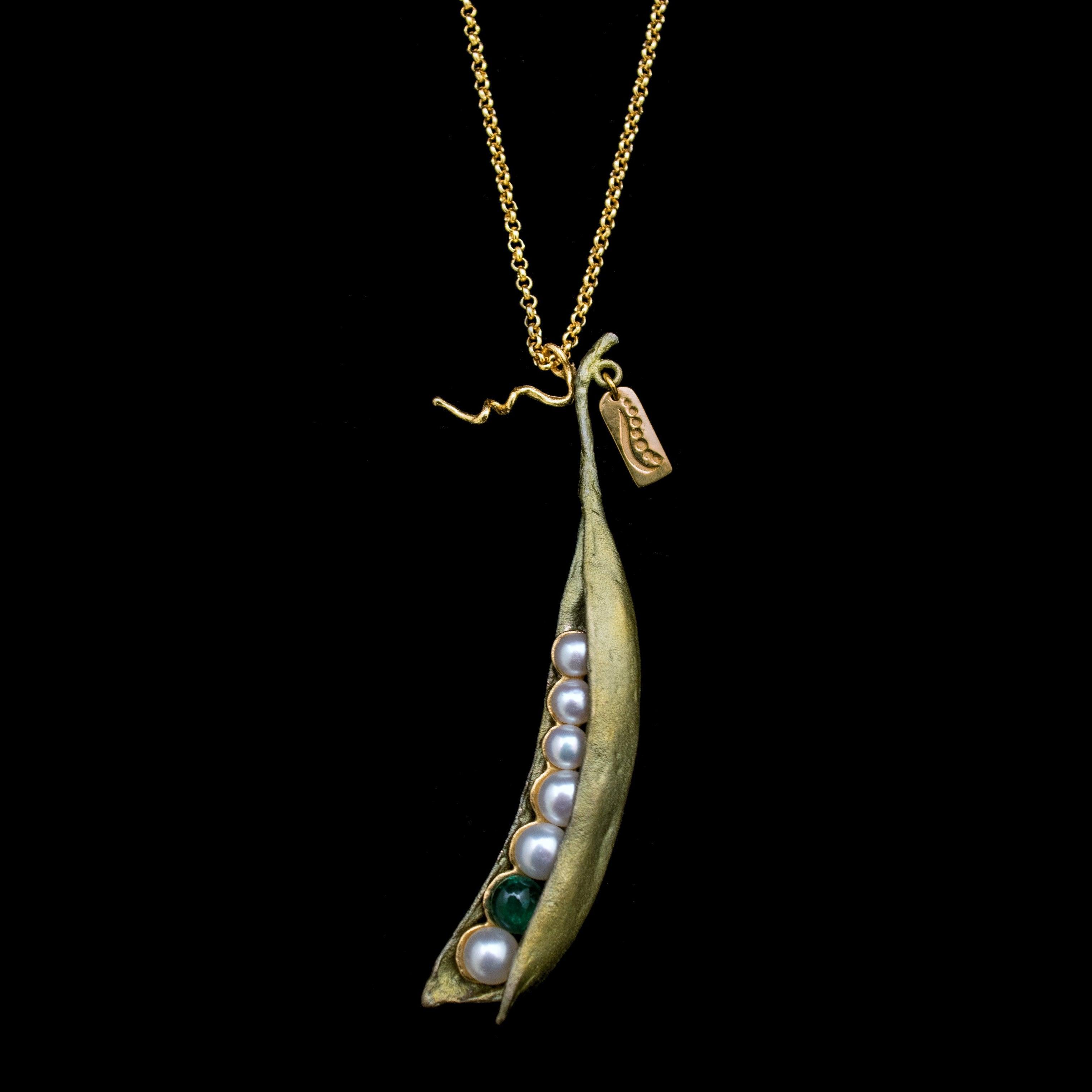 Pea Pod Pendant - Emerald with 6 Pearls