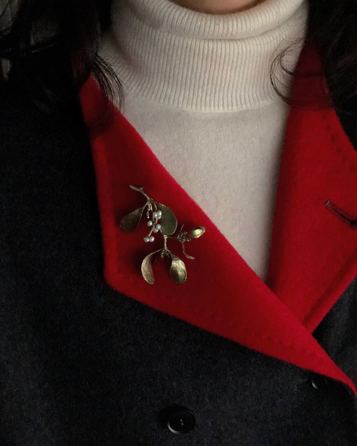 Mistletoe Brooch