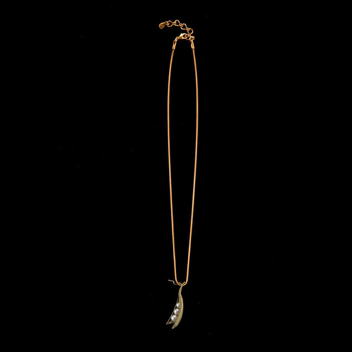Pea Pod Pendant - 3 Pearls